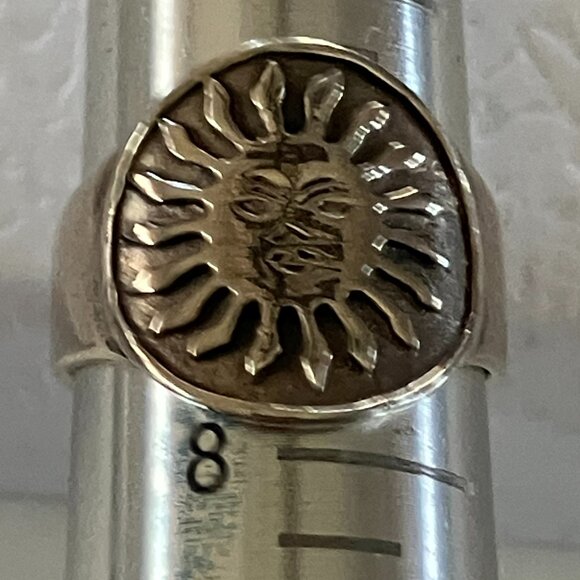 *8 SOLD ** Vintage sterling silver sun signet ring - Picture 2 of 8